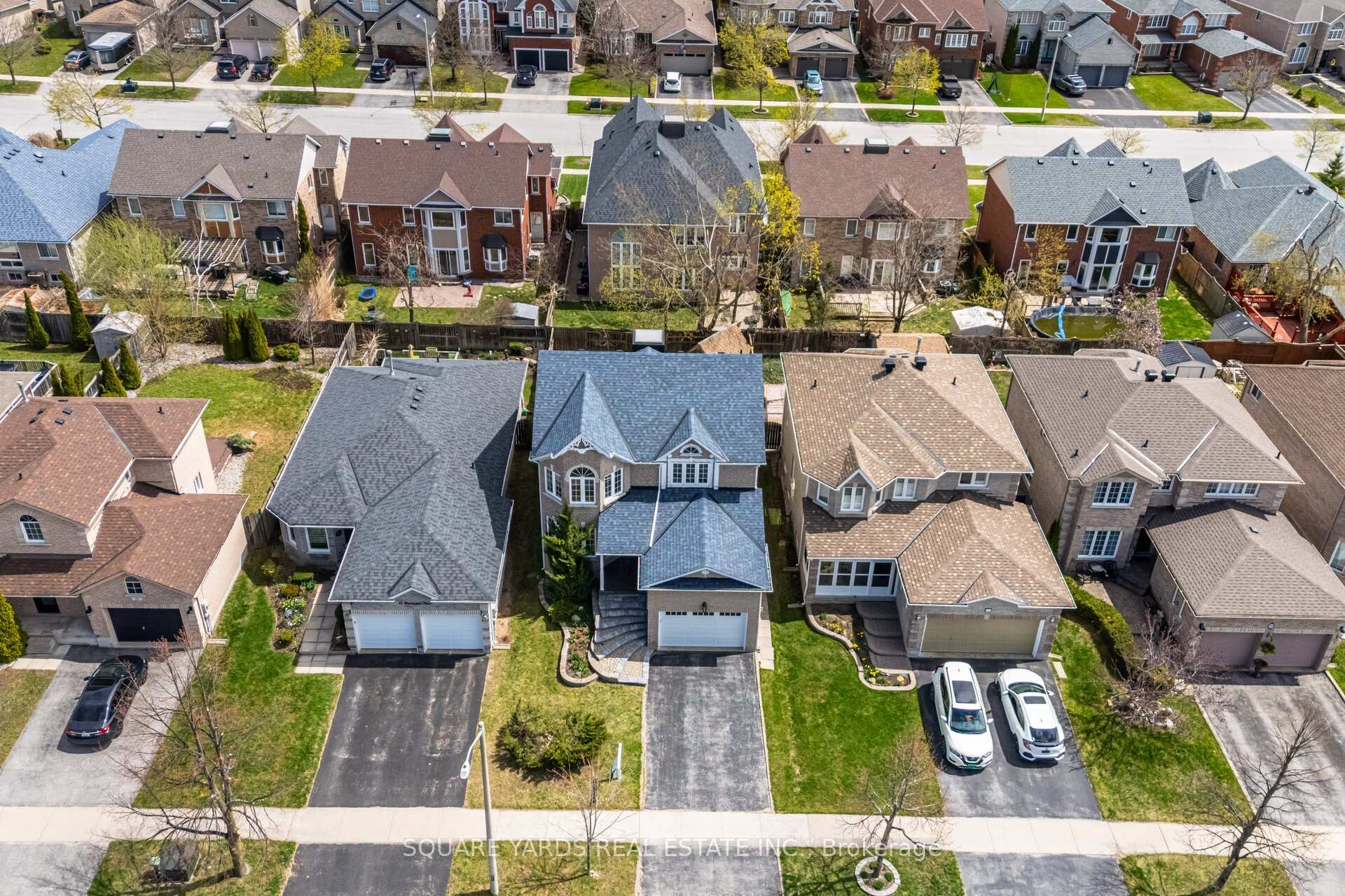 Photo 3 of 23 Huntington Drive, Barrie, Northwest — HOMEH