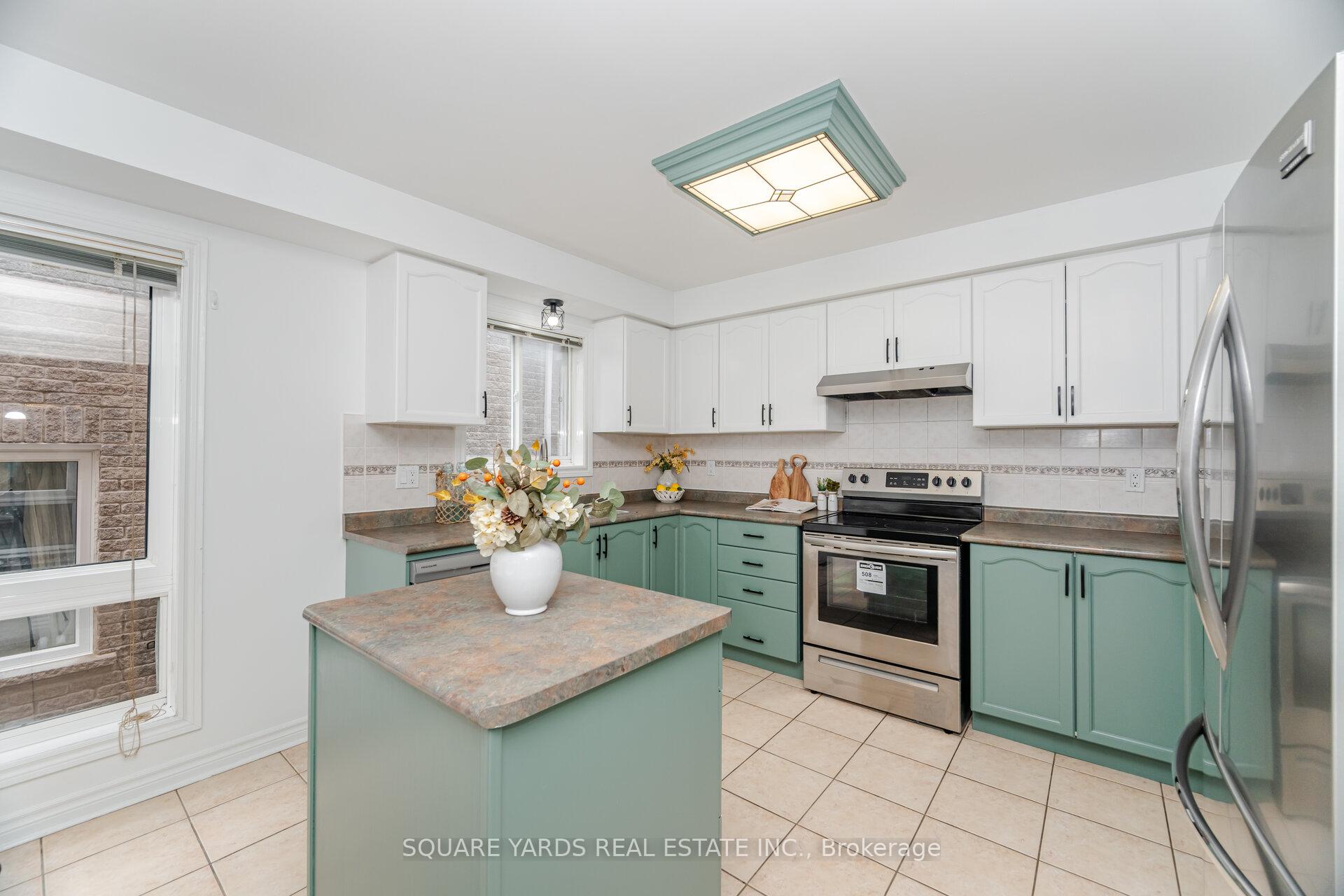 Photo 13 of 23 Huntington Drive, Barrie, Northwest — HOMEH