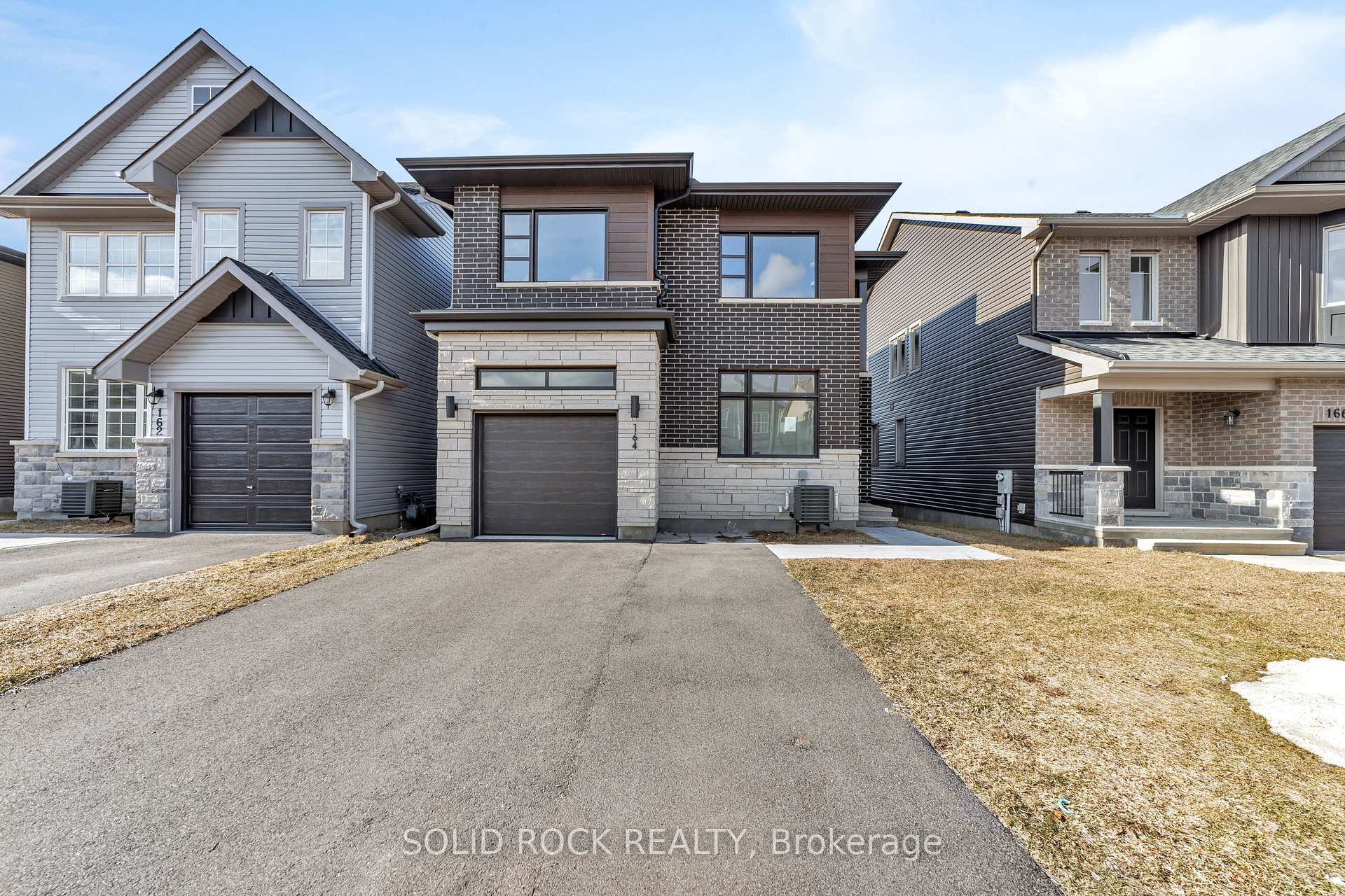 Photo 2 of 164 Minikan Street, Ottawa, Blossom Park/Kemp Park/Findlay Creek — HOMEH