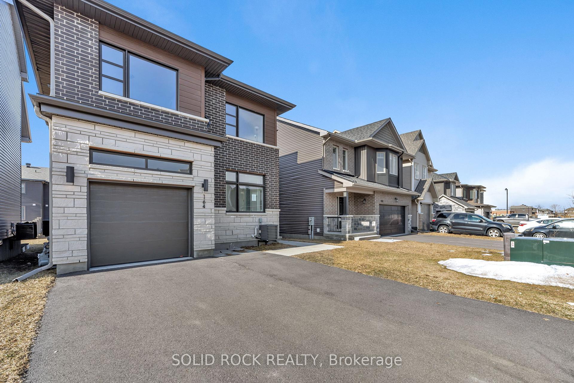 Photo 4 of 164 Minikan Street, Ottawa, Blossom Park/Kemp Park/Findlay Creek — HOMEH