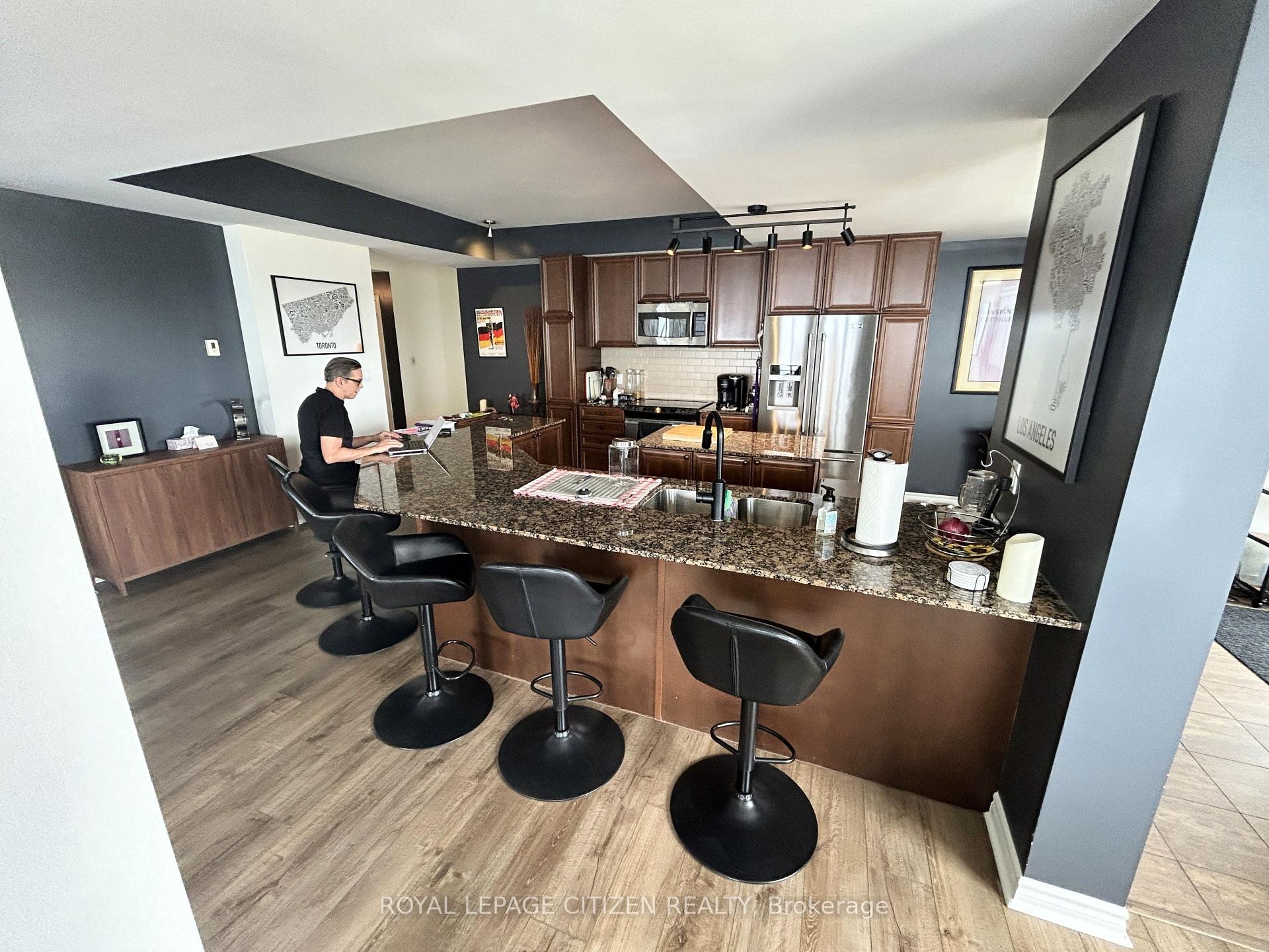 Photo 10 of Unit 1001, 699 Aberdeen Boulevard, Midland — HOMEH