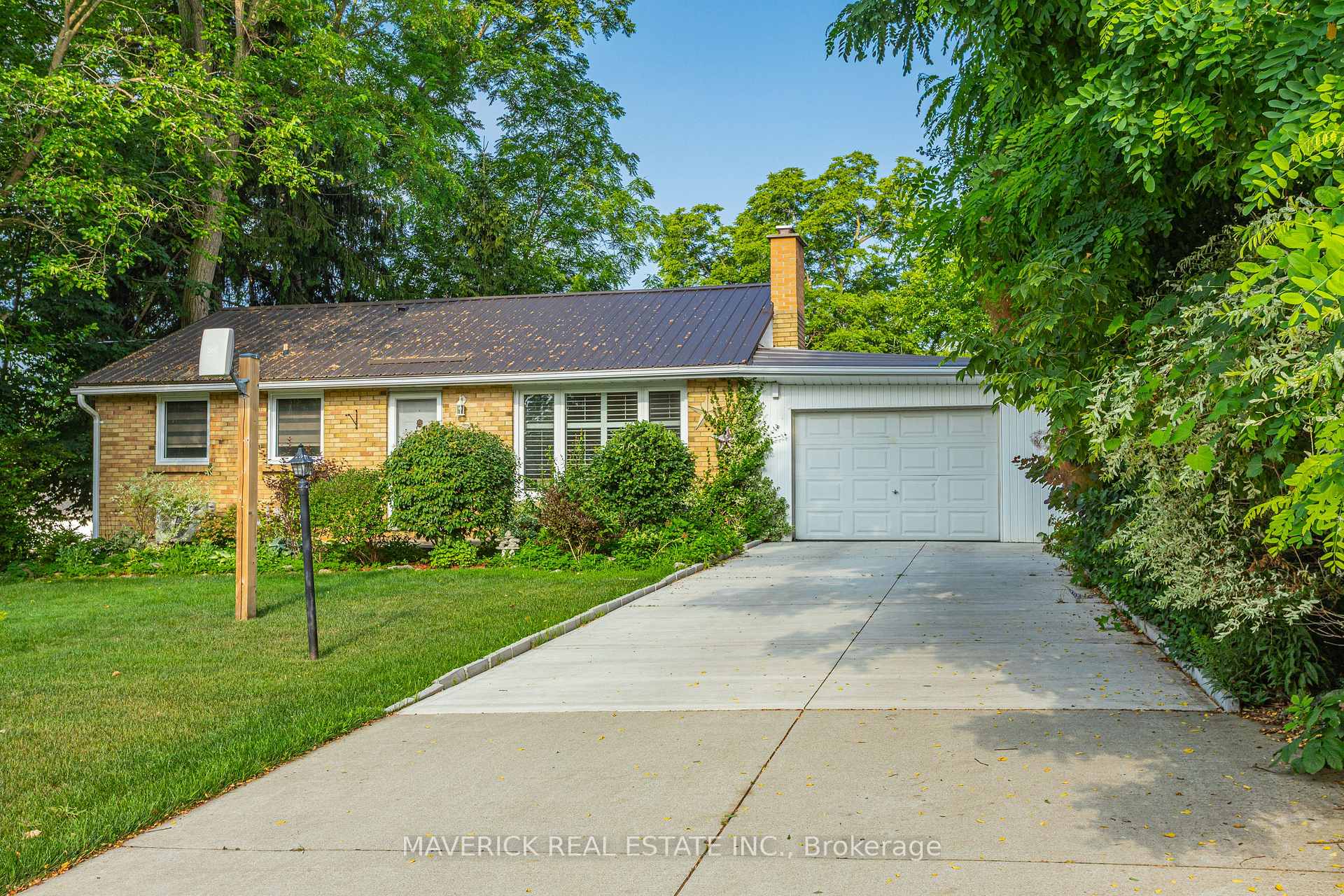 Photo 1 of 16 Crescent Avenue, Central Elgin, Lynhurst — HOMEH