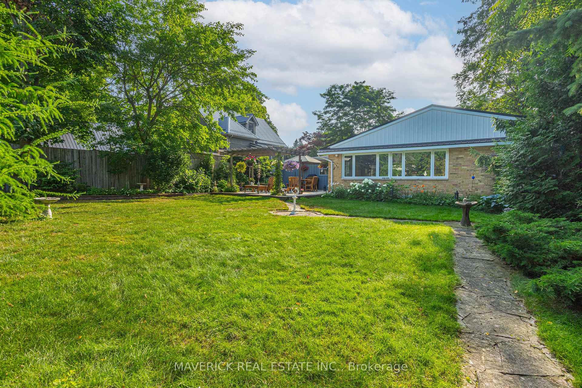 Photo 8 of 16 Crescent Avenue, Central Elgin, Lynhurst — HOMEH