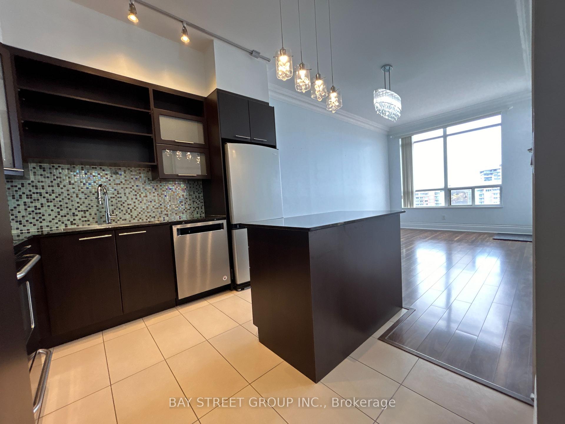 Photo 4 of Unit Uph1, 39 Galleria Parkway, Markham, Commerce Valley — HOMEH