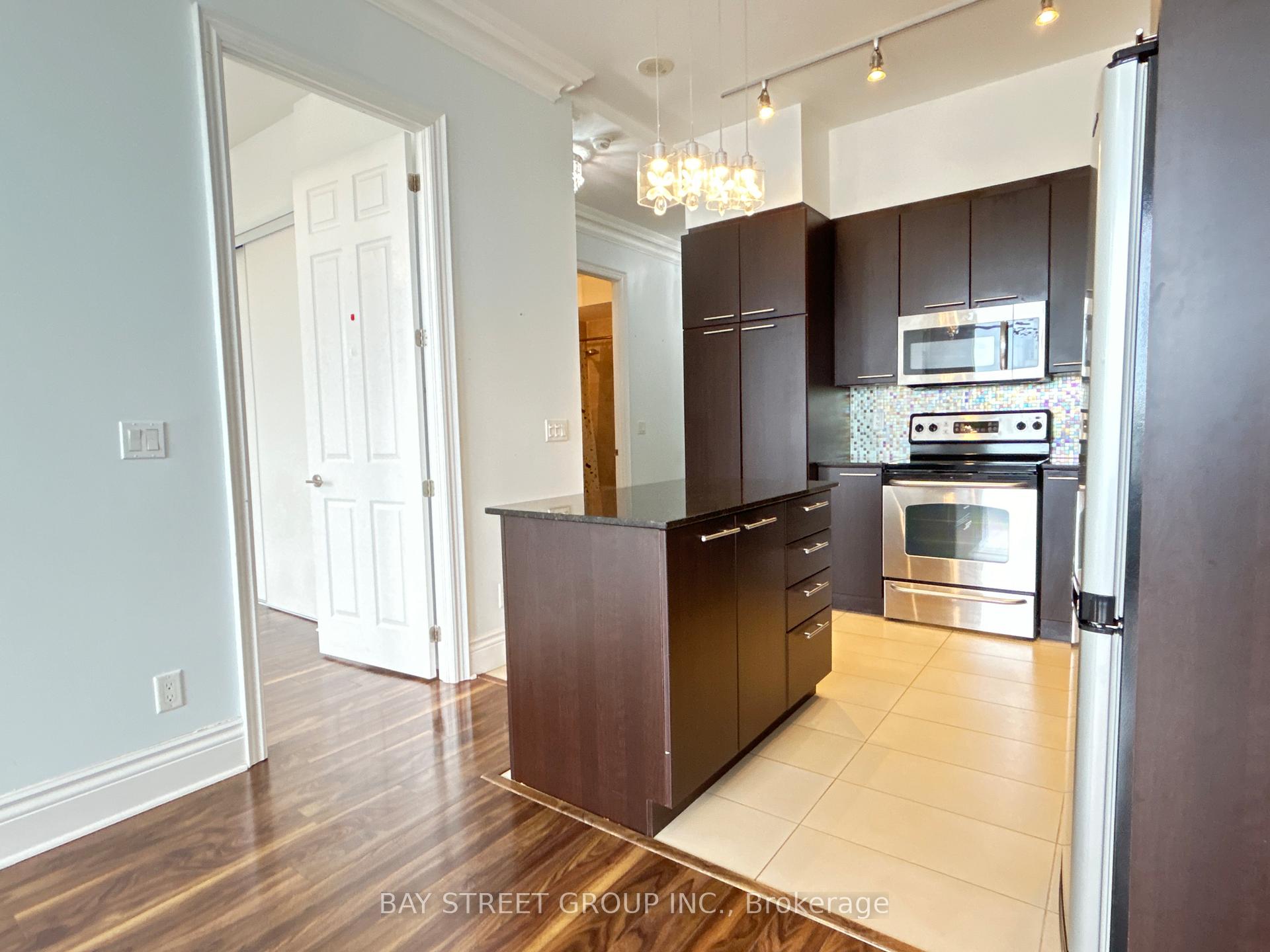 Photo 5 of Unit Uph1, 39 Galleria Parkway, Markham, Commerce Valley — HOMEH