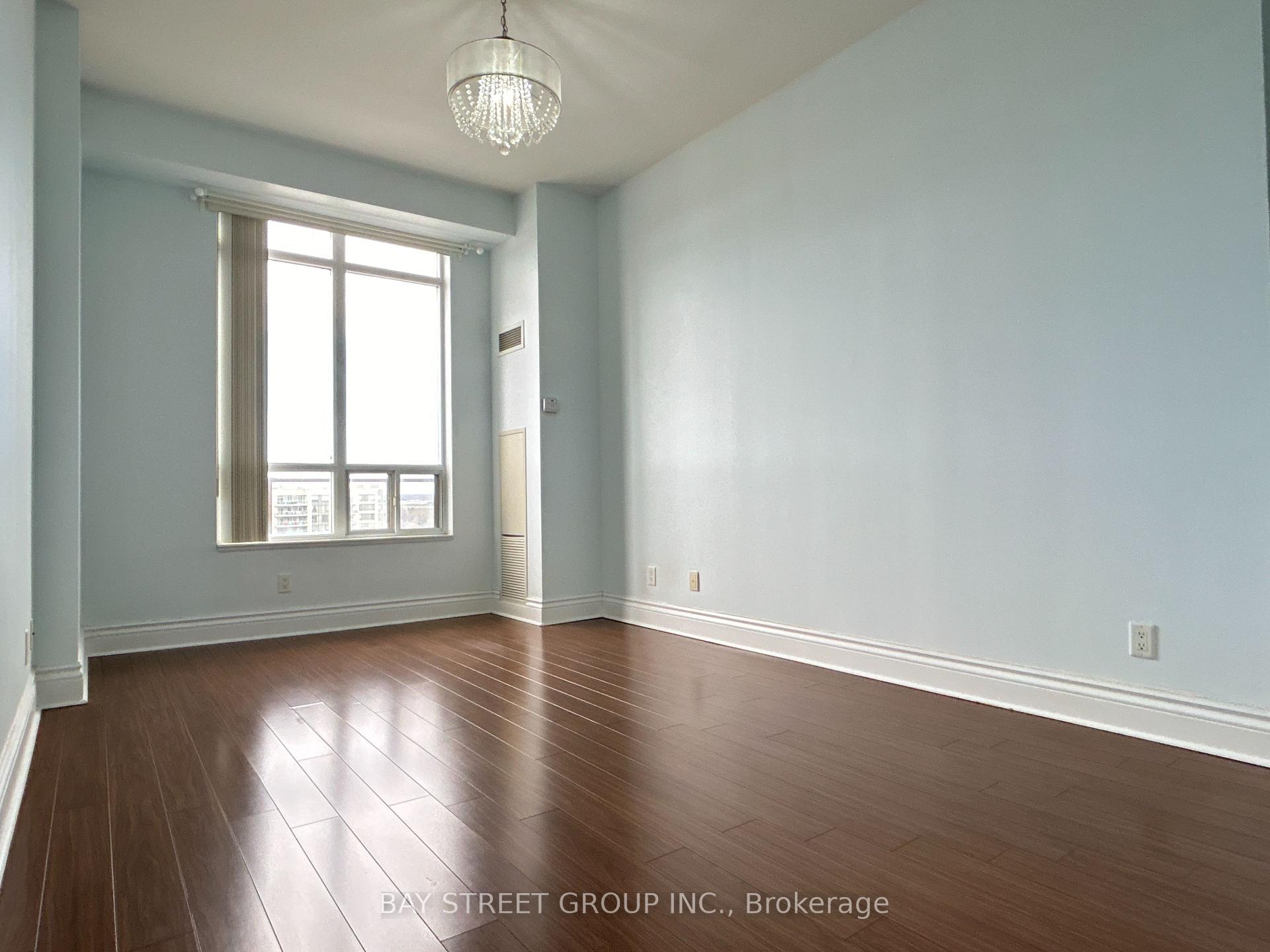 Photo 6 of Unit Uph1, 39 Galleria Parkway, Markham, Commerce Valley — HOMEH