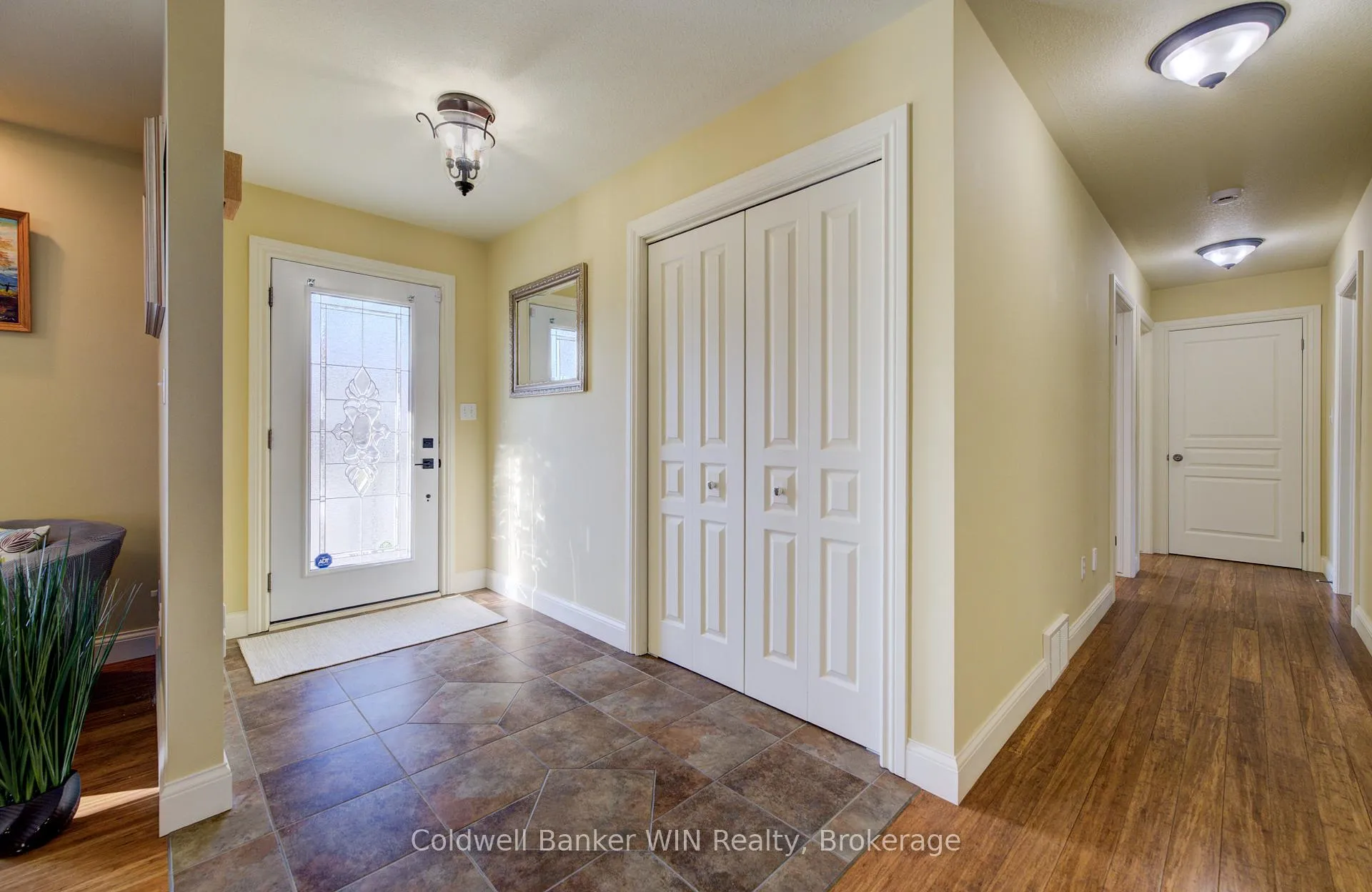 Photo 3 of 34 Regency Drive, Minto — HOMEH
