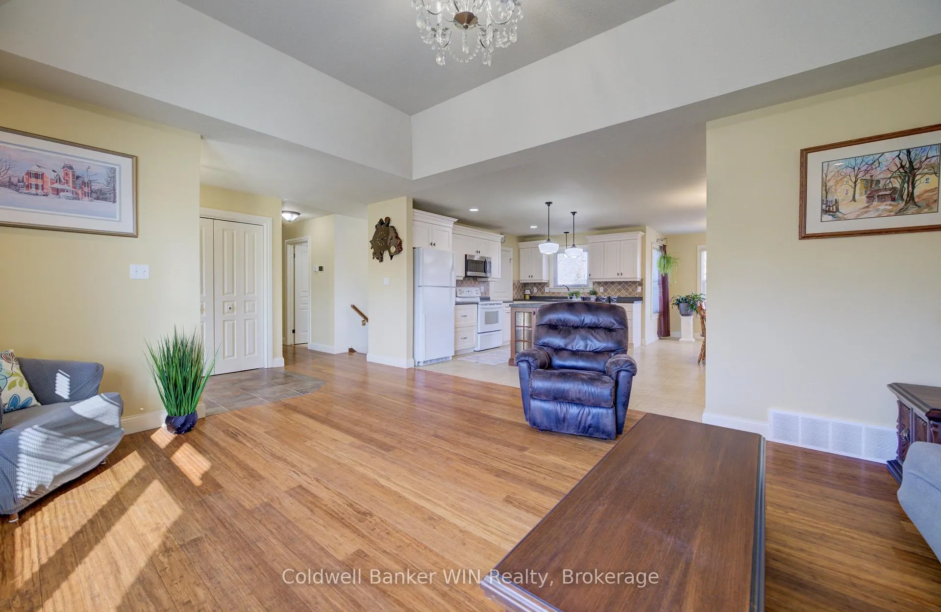 Photo 4 of 34 Regency Drive, Minto — HOMEH
