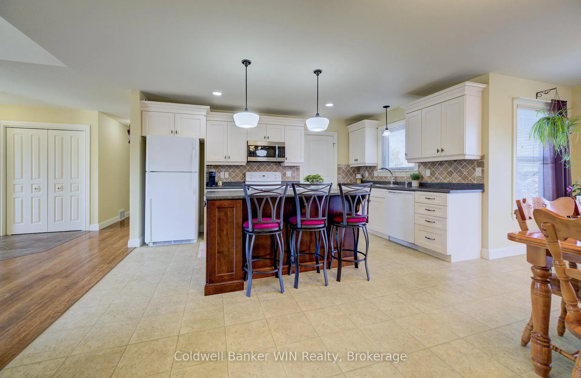 Photo 6 of 34 Regency Drive, Minto — HOMEH