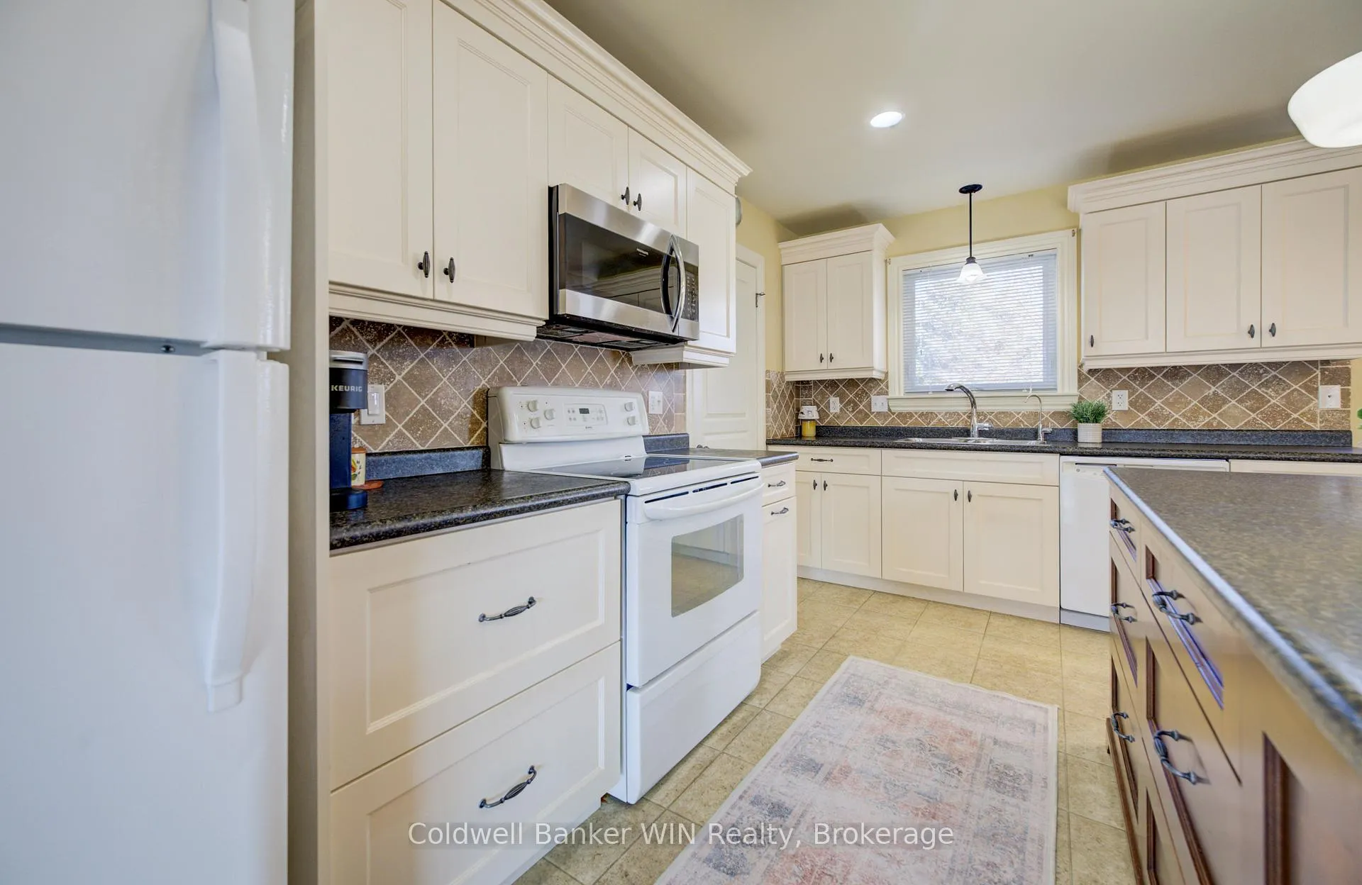 Photo 9 of 34 Regency Drive, Minto — HOMEH