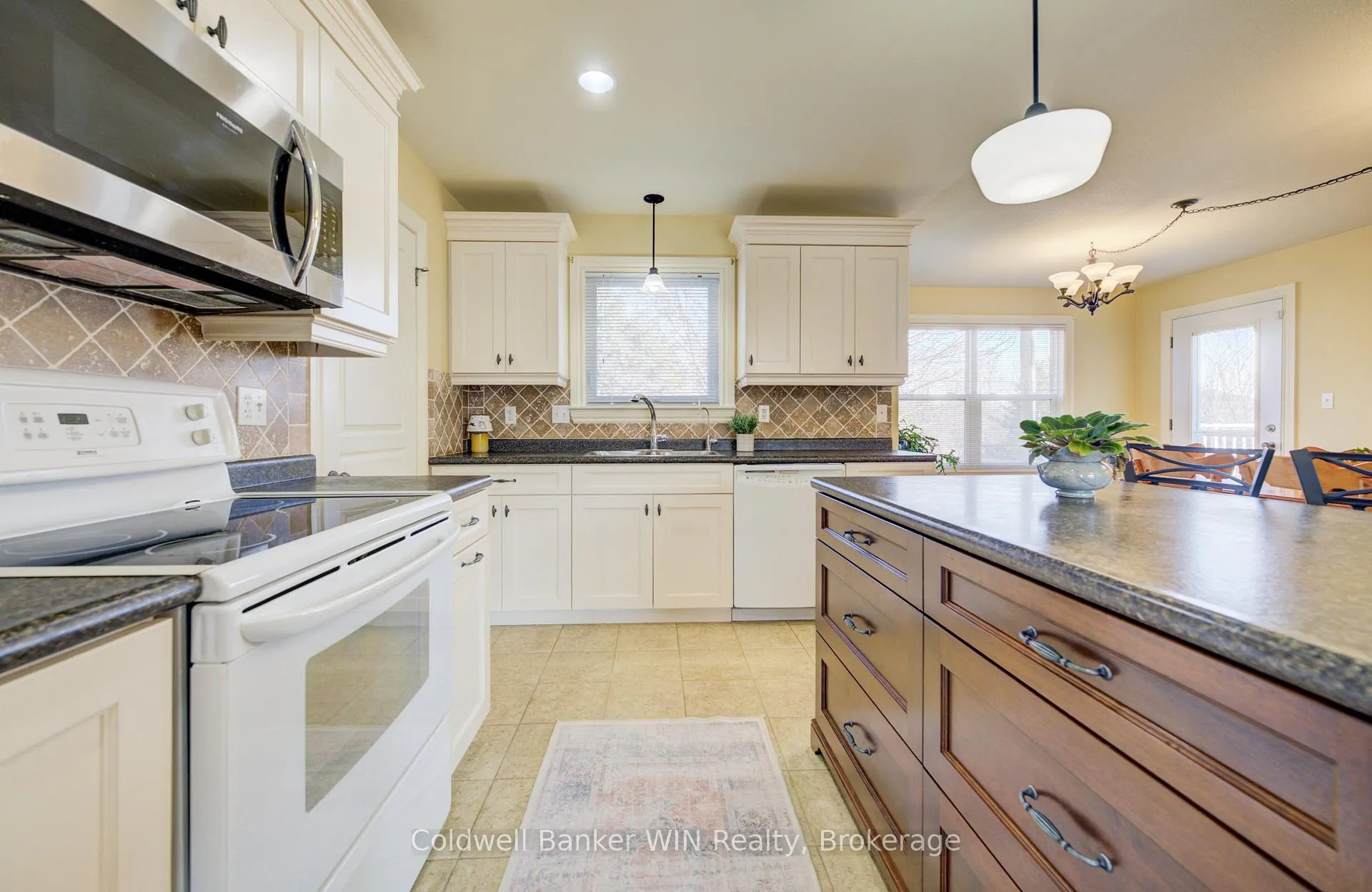 Photo 10 of 34 Regency Drive, Minto — HOMEH