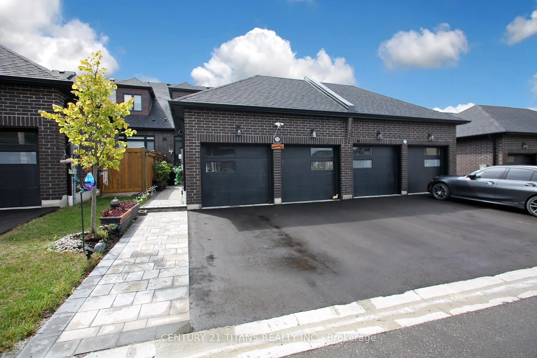 Photo 32 of 18 Vern Robertson Gate, Uxbridge — HOMEH