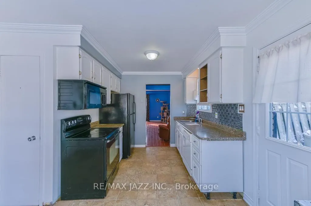 Photo 6 of 75 Loscombe Drive, Clarington, Bowmanville — HOMEH