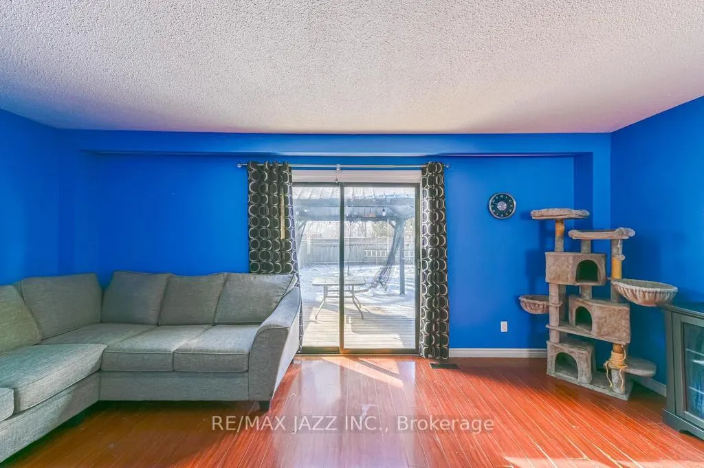 Photo 14 of 75 Loscombe Drive, Clarington, Bowmanville — HOMEH