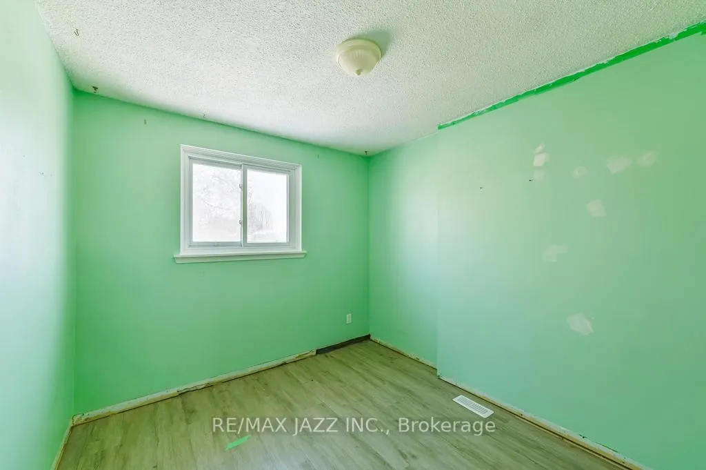 Photo 21 of 75 Loscombe Drive, Clarington, Bowmanville — HOMEH