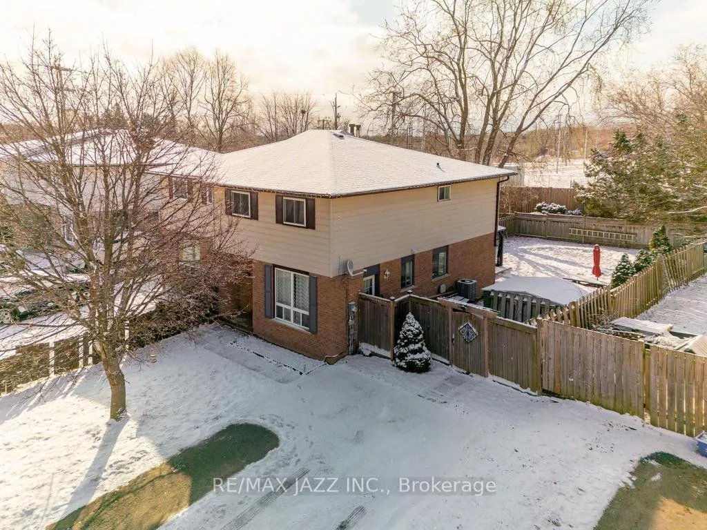 Photo 24 of 75 Loscombe Drive, Clarington, Bowmanville — HOMEH