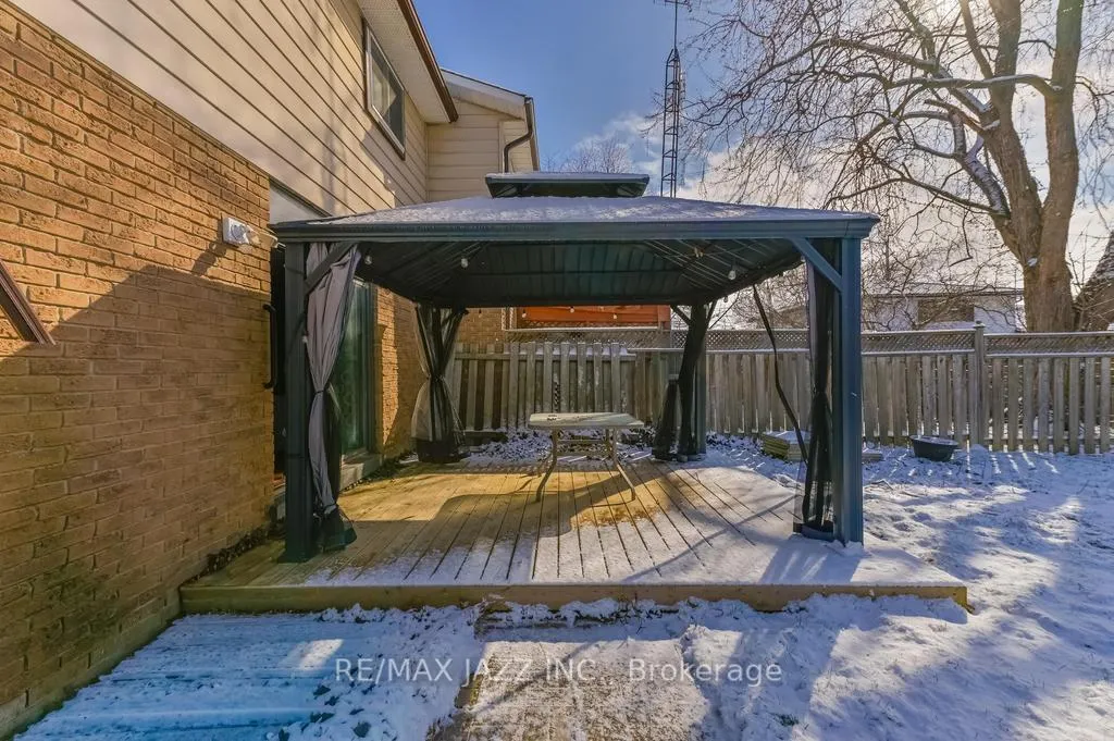 Photo 28 of 75 Loscombe Drive, Clarington, Bowmanville — HOMEH