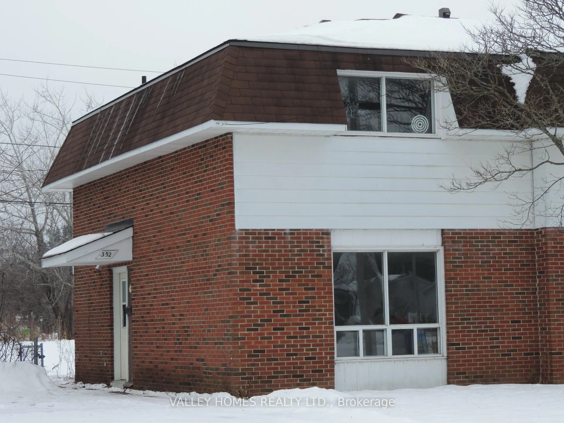 Front of 352 Pattie Drive S