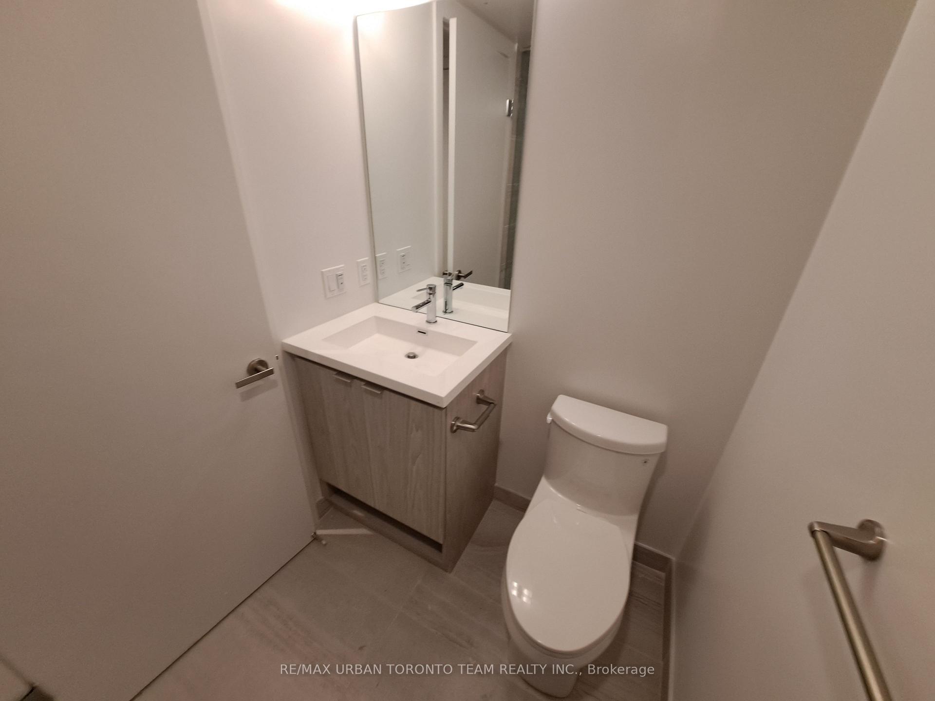 Photo 8 of Unit 4612, 55 Cooper Street, Toronto, Waterfront Communities — HOMEH