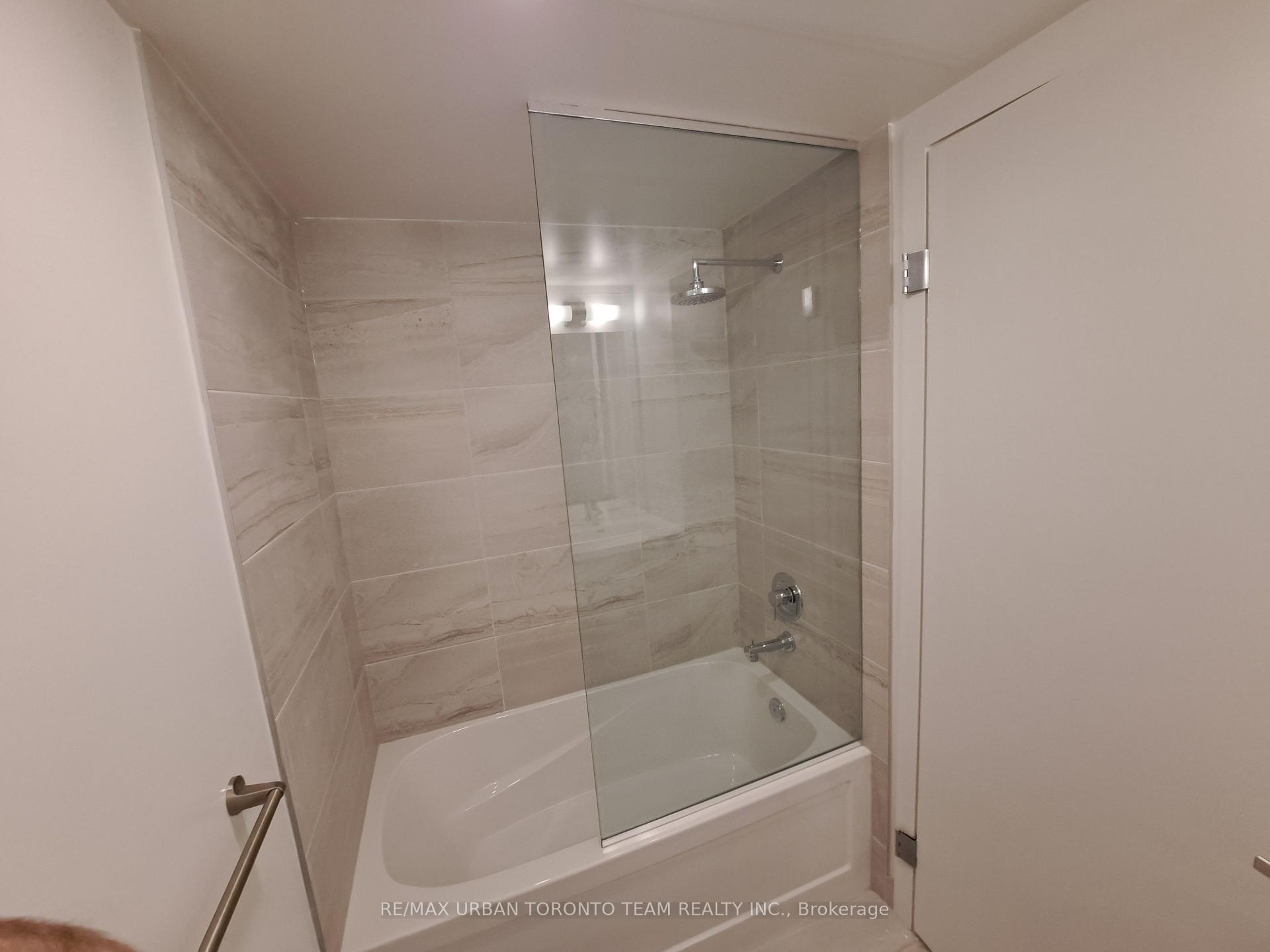 Photo 9 of Unit 4612, 55 Cooper Street, Toronto, Waterfront Communities — HOMEH