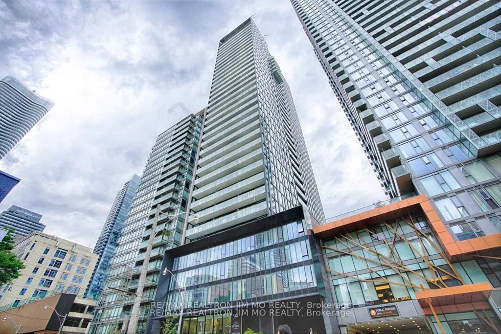 Photo 1 of Unit 802, 28 Wellesley Street E, Toronto, Church-Yonge Corridor — HOMEH