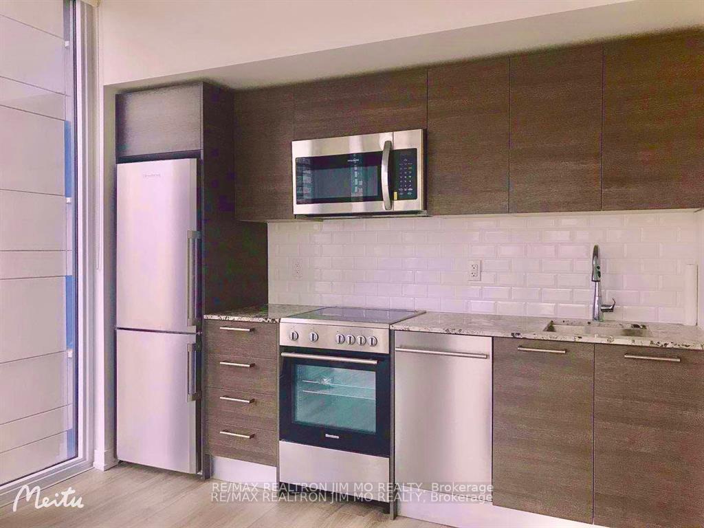 Photo 7 of Unit 802, 28 Wellesley Street E, Toronto, Church-Yonge Corridor — HOMEH