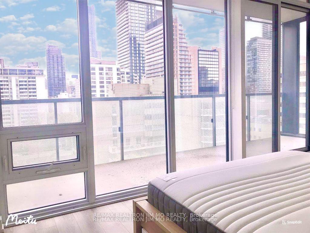 Photo 10 of Unit 802, 28 Wellesley Street E, Toronto, Church-Yonge Corridor — HOMEH