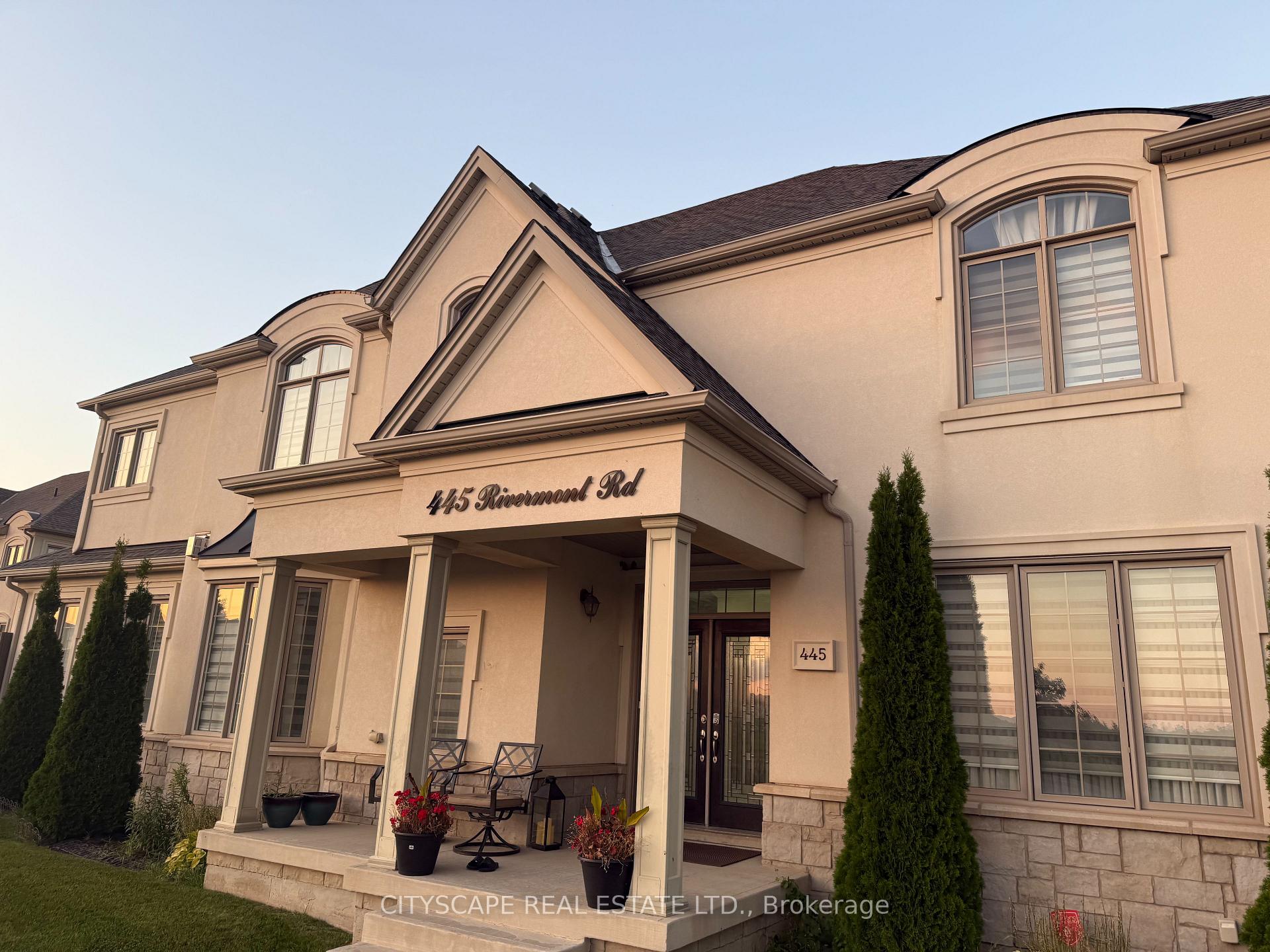 Front of Unit Bsmt, 445 Rivermont Road W