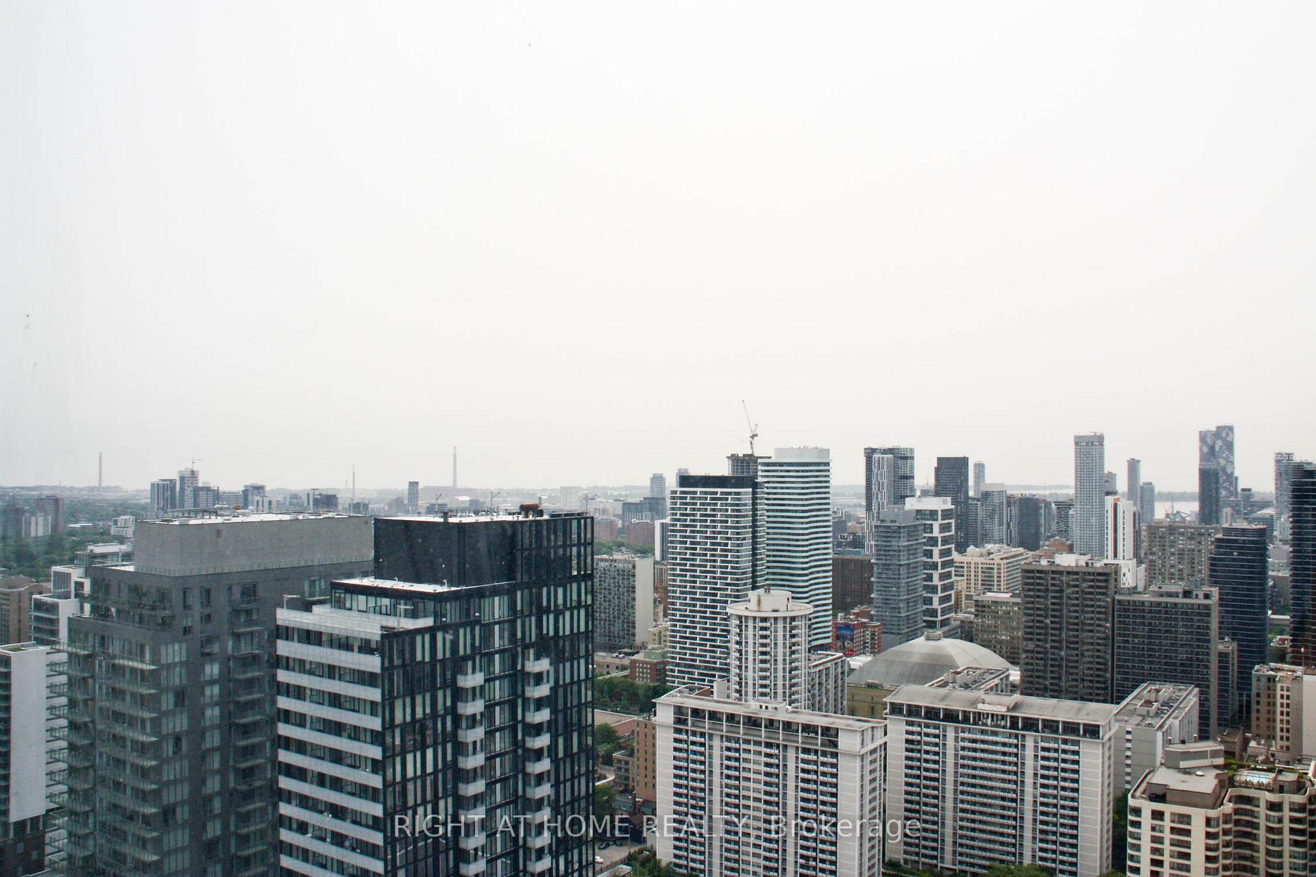 Photo 2 of Unit 4505, 3 Gloucester Street, Toronto, Church-Yonge Corridor — HOMEH