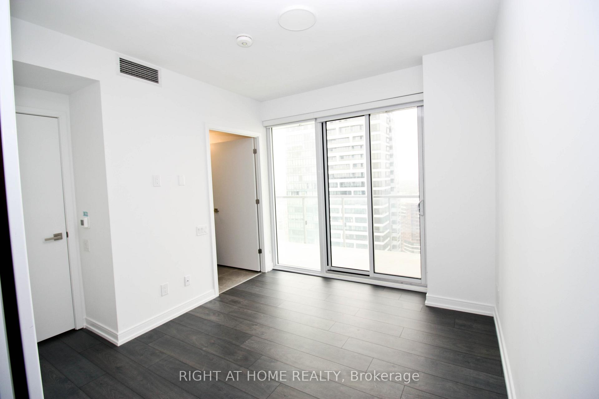Photo 6 of Unit 4505, 3 Gloucester Street, Toronto, Church-Yonge Corridor — HOMEH