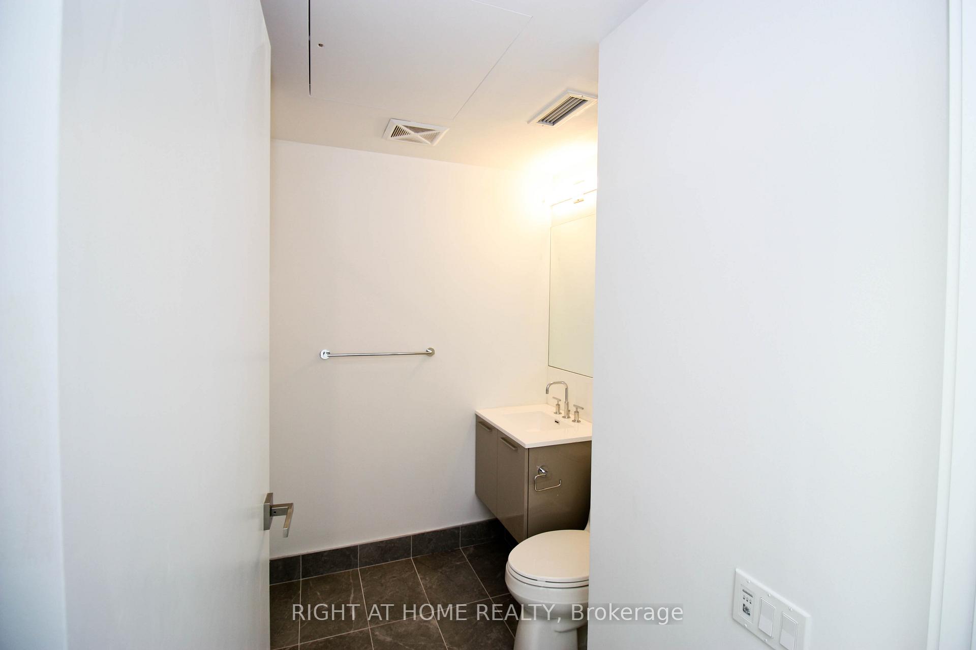 Photo 10 of Unit 4505, 3 Gloucester Street, Toronto, Church-Yonge Corridor — HOMEH