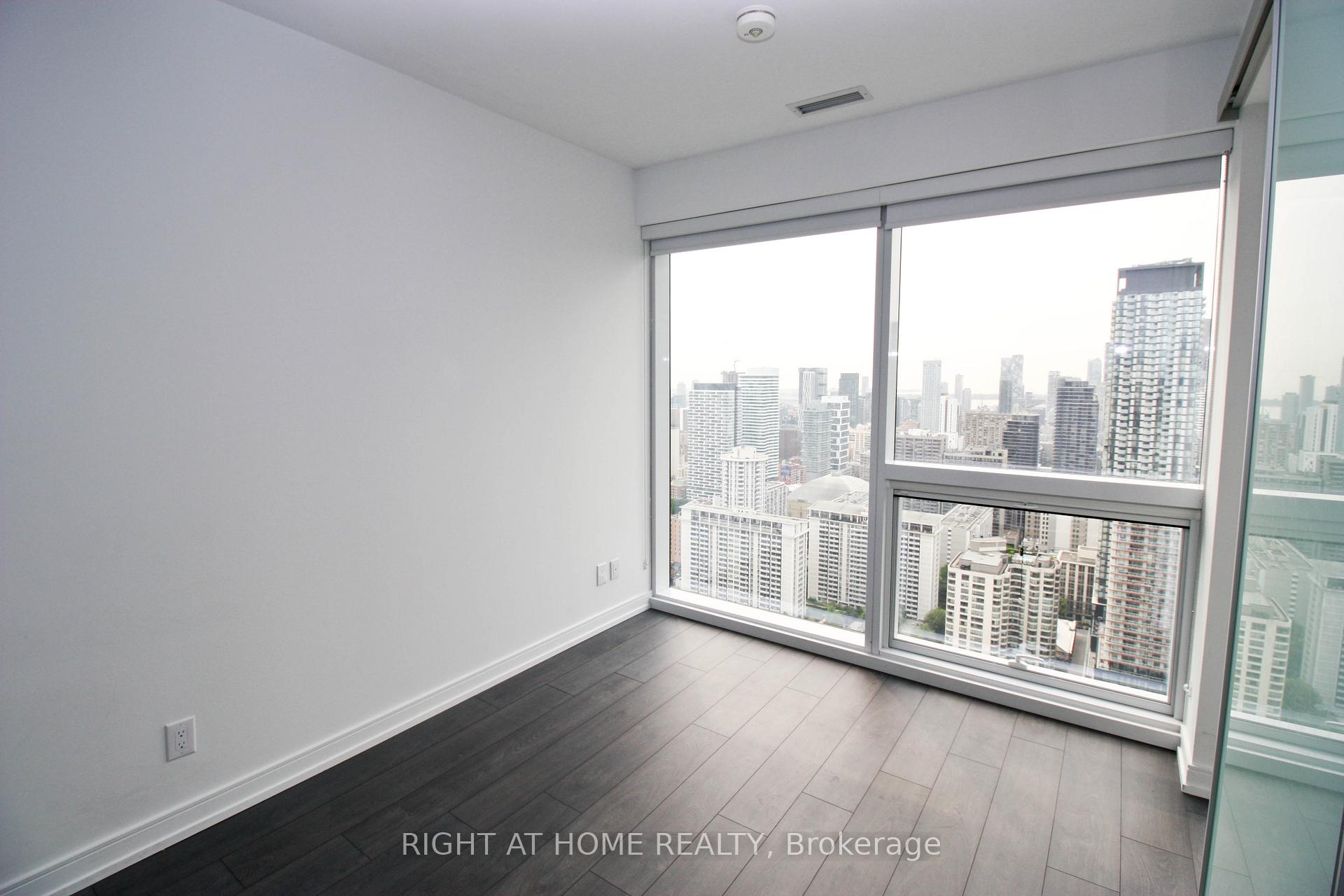 Photo 22 of Unit 4505, 3 Gloucester Street, Toronto, Church-Yonge Corridor — HOMEH