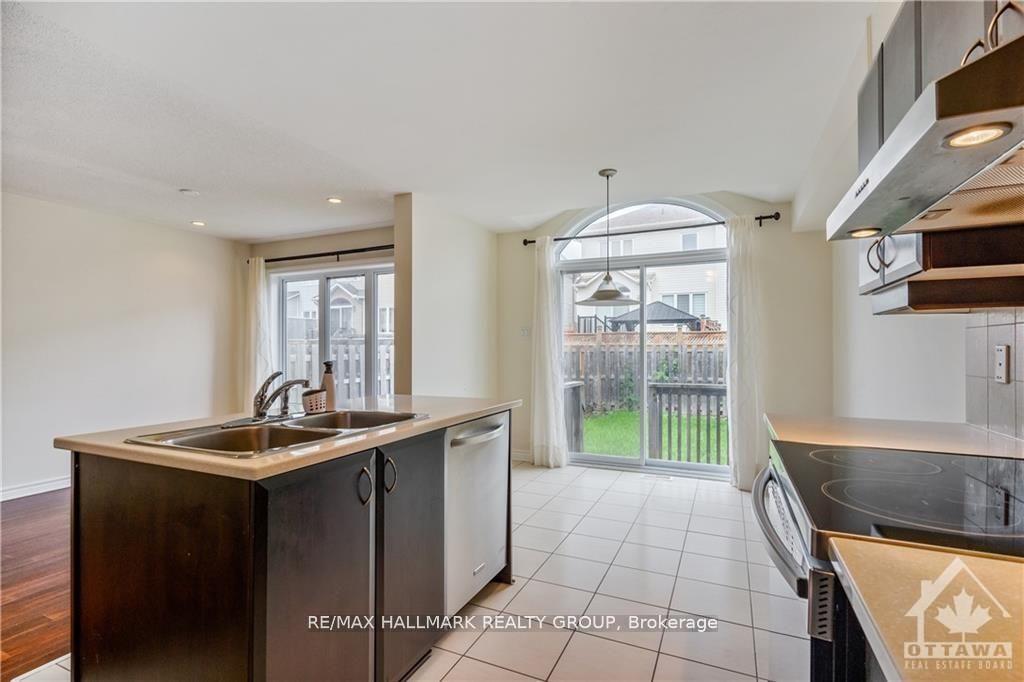 Photo 8 of 696 Paul Metivier Drive, Ottawa, Barrhaven - Strandherd — HOMEH