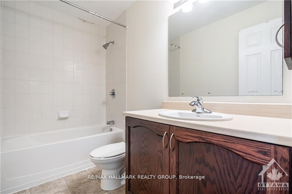 Photo 12 of 696 Paul Metivier Drive, Ottawa, Barrhaven - Strandherd — HOMEH