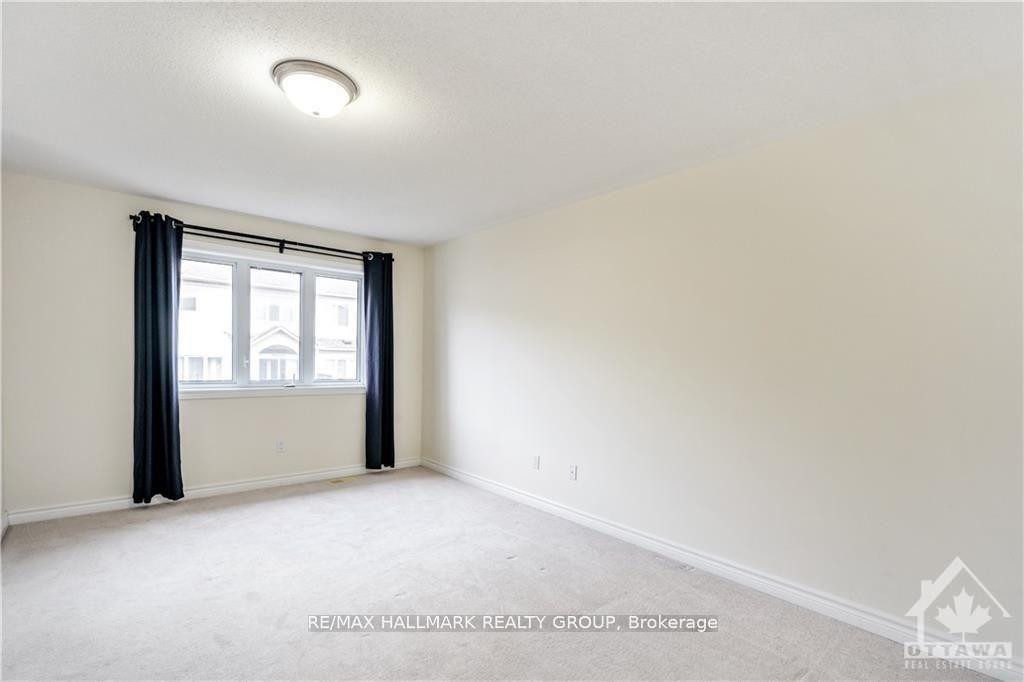 Photo 13 of 696 Paul Metivier Drive, Ottawa, Barrhaven - Strandherd — HOMEH