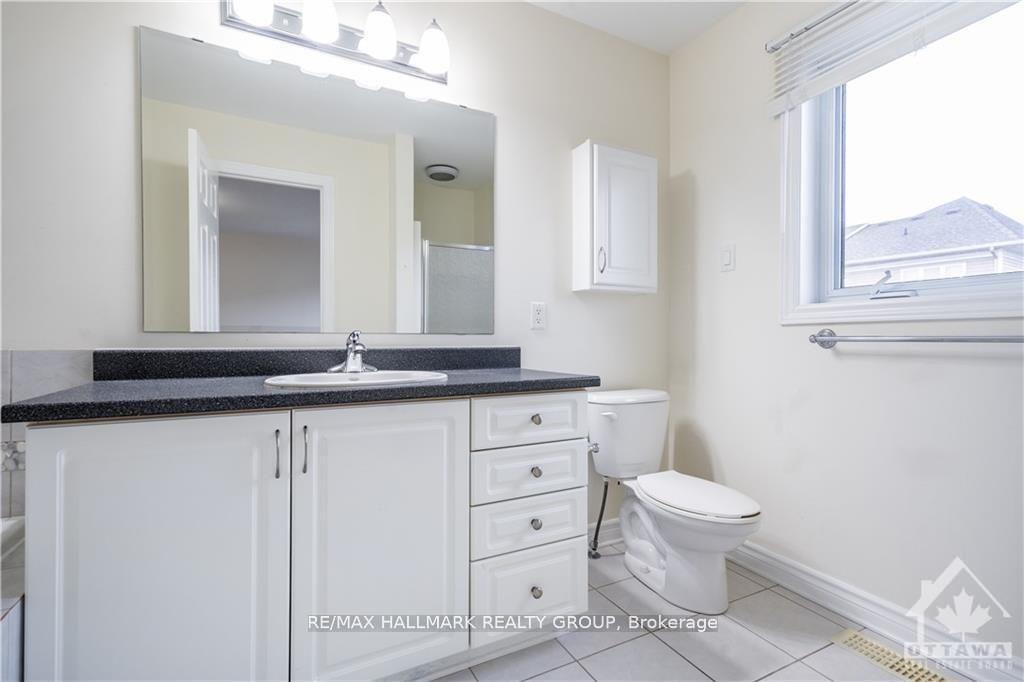 Photo 15 of 696 Paul Metivier Drive, Ottawa, Barrhaven - Strandherd — HOMEH