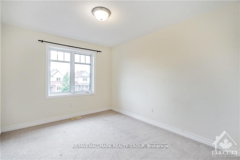 Photo 17 of 696 Paul Metivier Drive, Ottawa, Barrhaven - Strandherd — HOMEH