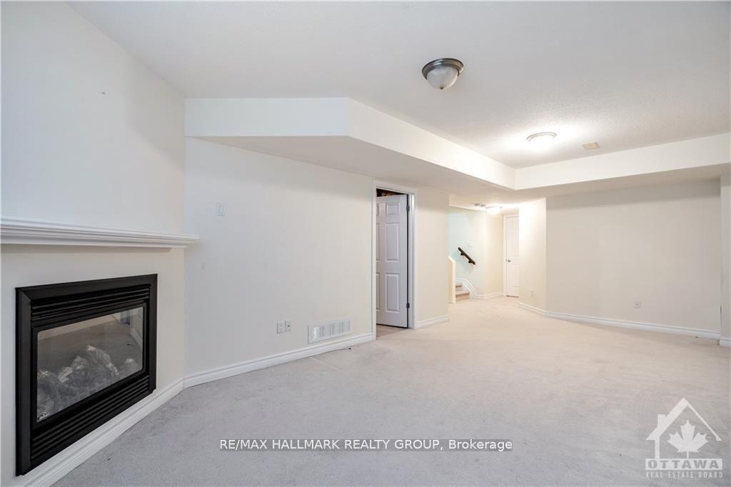 Photo 18 of 696 Paul Metivier Drive, Ottawa, Barrhaven - Strandherd — HOMEH