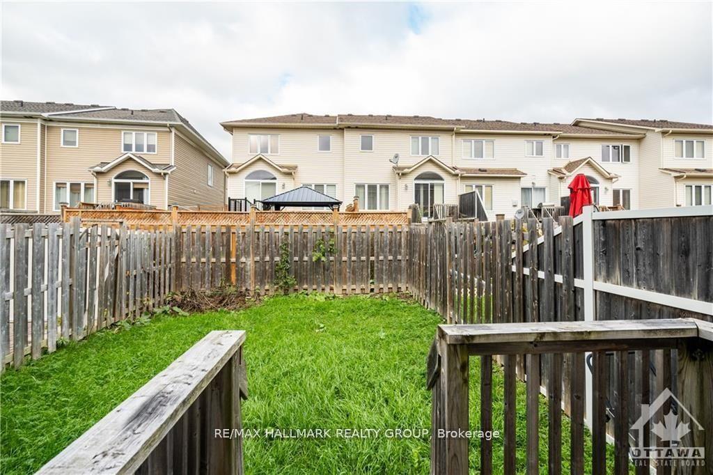 Photo 20 of 696 Paul Metivier Drive, Ottawa, Barrhaven - Strandherd — HOMEH