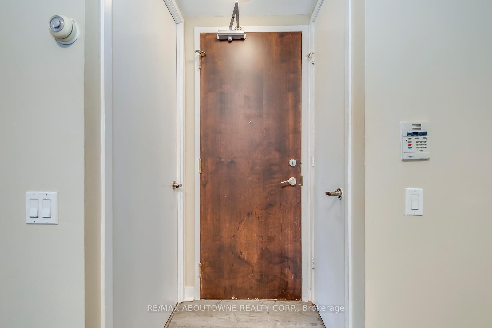 Photo 5 of Unit 1201, 85 Bloor Street E, Toronto, Church-Yonge Corridor — HOMEH