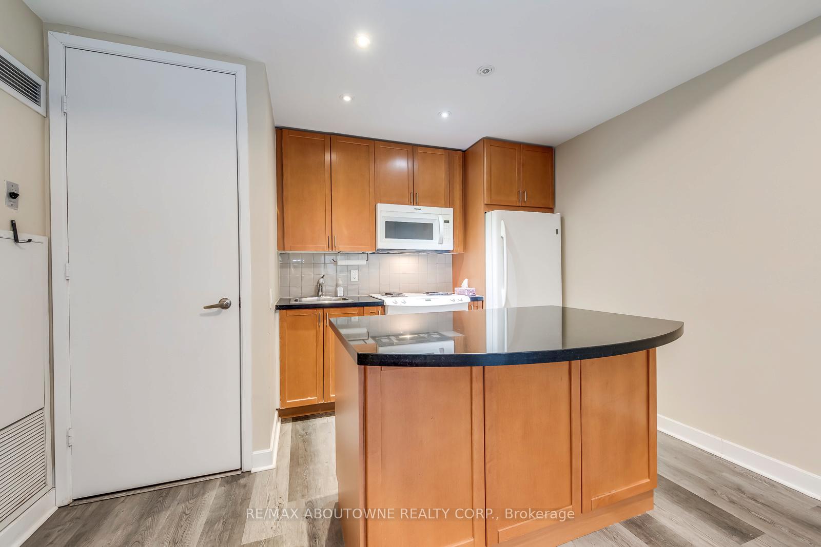 Photo 8 of Unit 1201, 85 Bloor Street E, Toronto, Church-Yonge Corridor — HOMEH