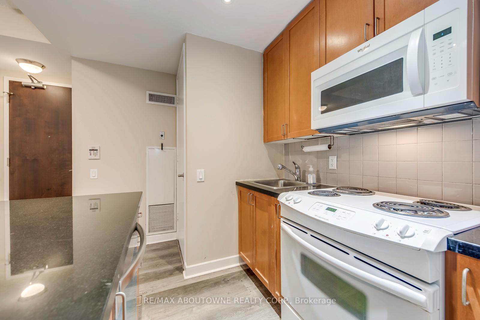 Photo 9 of Unit 1201, 85 Bloor Street E, Toronto, Church-Yonge Corridor — HOMEH