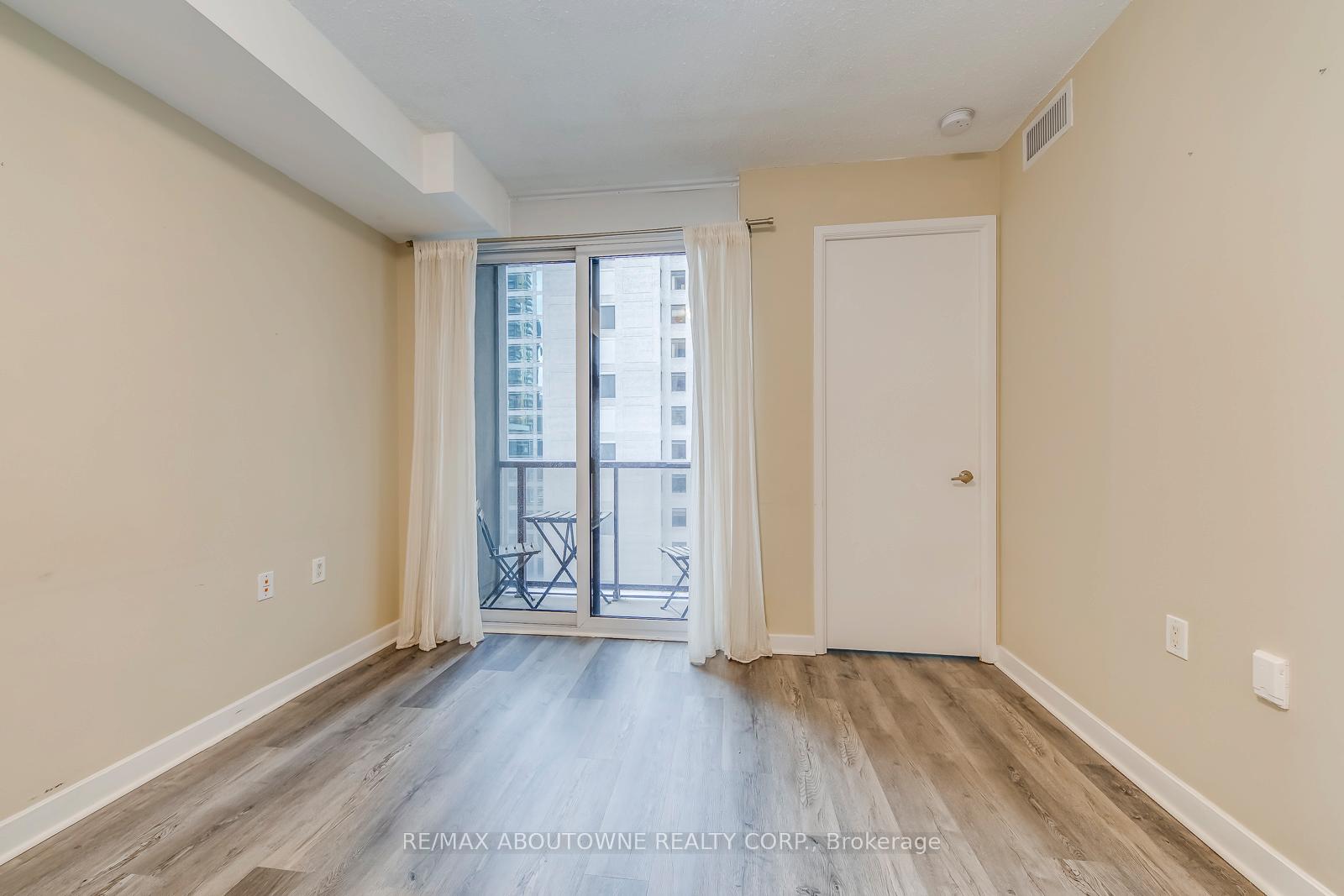 Photo 14 of Unit 1201, 85 Bloor Street E, Toronto, Church-Yonge Corridor — HOMEH
