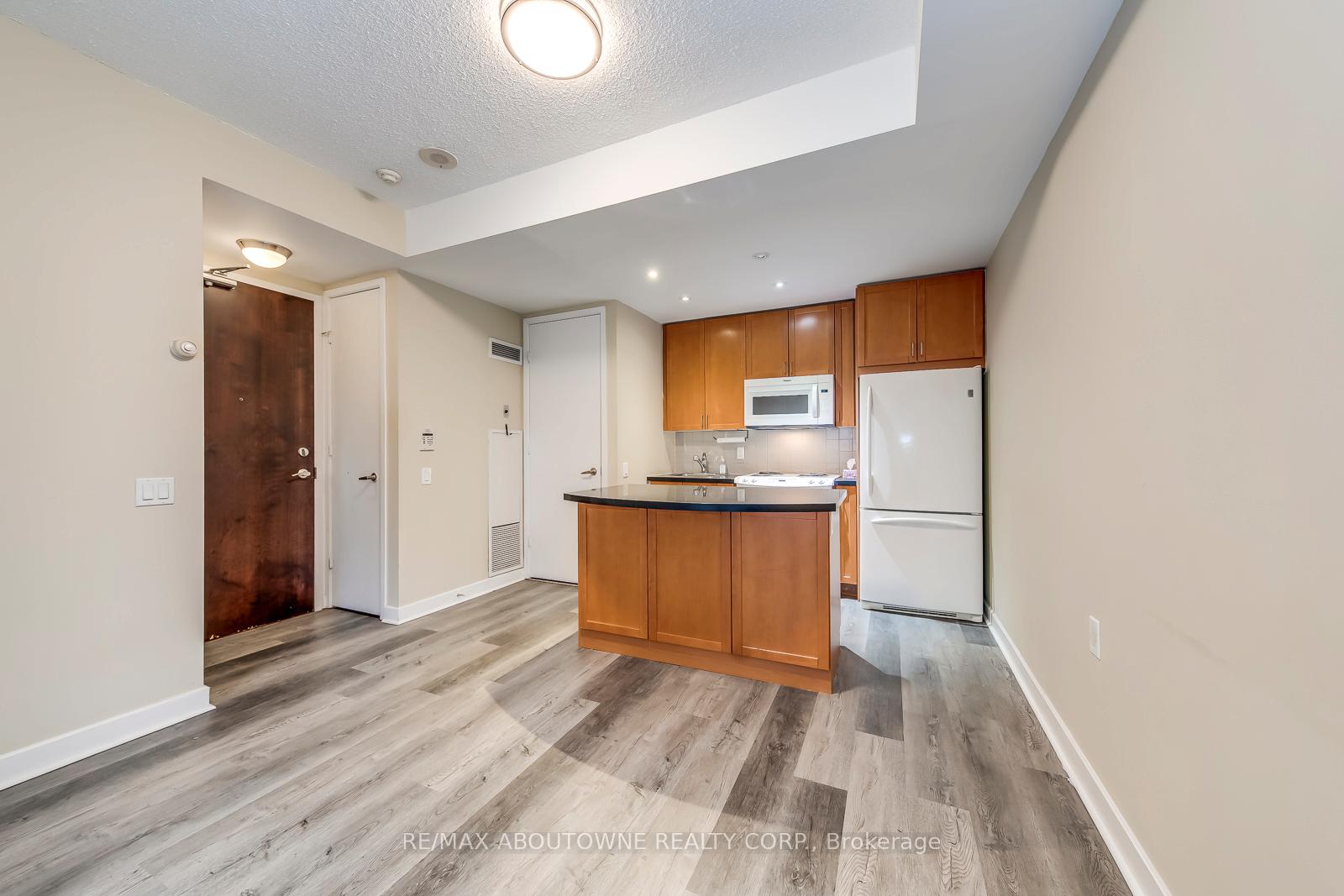 Photo 18 of Unit 1201, 85 Bloor Street E, Toronto, Church-Yonge Corridor — HOMEH