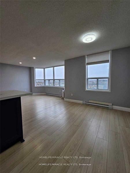 Photo 3 of Unit 905, 55 Green Valley Drive, Kitchener, Pioneer Park — HOMEH