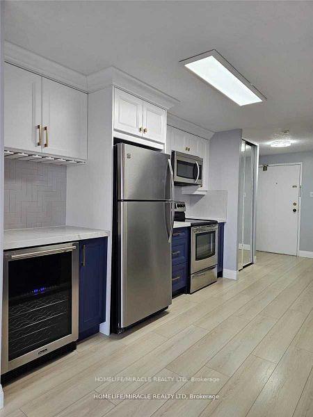 Photo 6 of Unit 905, 55 Green Valley Drive, Kitchener, Pioneer Park — HOMEH
