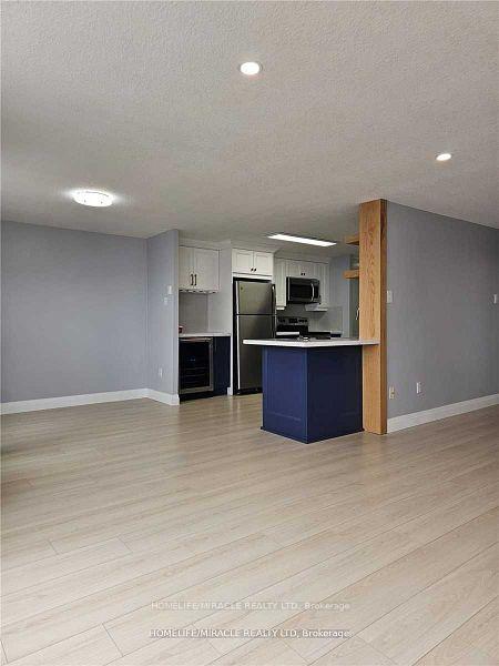 Photo 8 of Unit 905, 55 Green Valley Drive, Kitchener, Pioneer Park — HOMEH