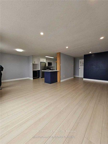 Photo 9 of Unit 905, 55 Green Valley Drive, Kitchener, Pioneer Park — HOMEH