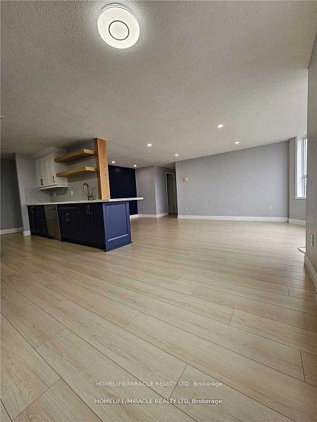 Photo 11 of Unit 905, 55 Green Valley Drive, Kitchener, Pioneer Park — HOMEH