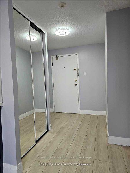 Photo 15 of Unit 905, 55 Green Valley Drive, Kitchener, Pioneer Park — HOMEH